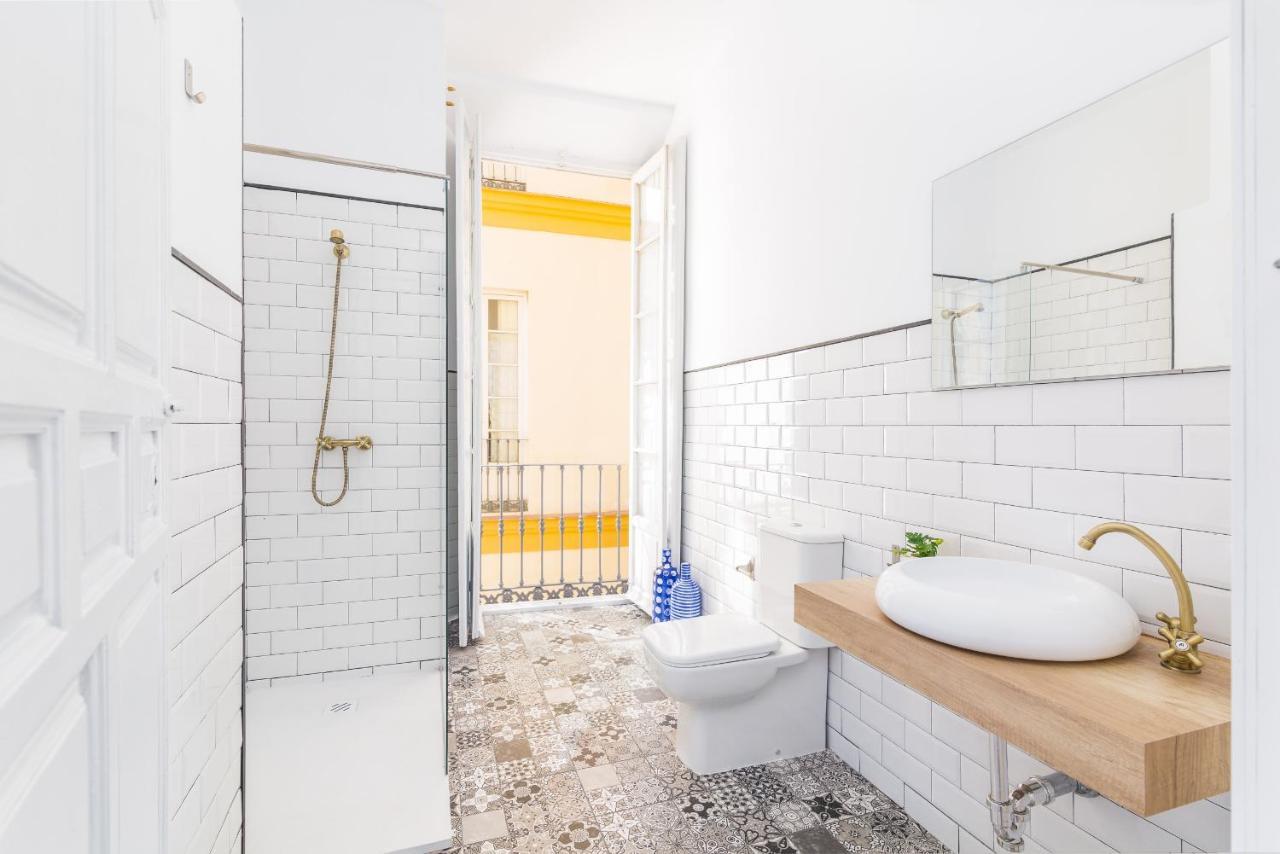 Suite Homes Apartamentos Plaza De La Merced Málaga Esterno foto